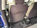 助手席シートの背面にショッピングフックと大きなポケットがあります♪