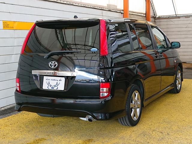TOYOTA ISIS PLATANA
