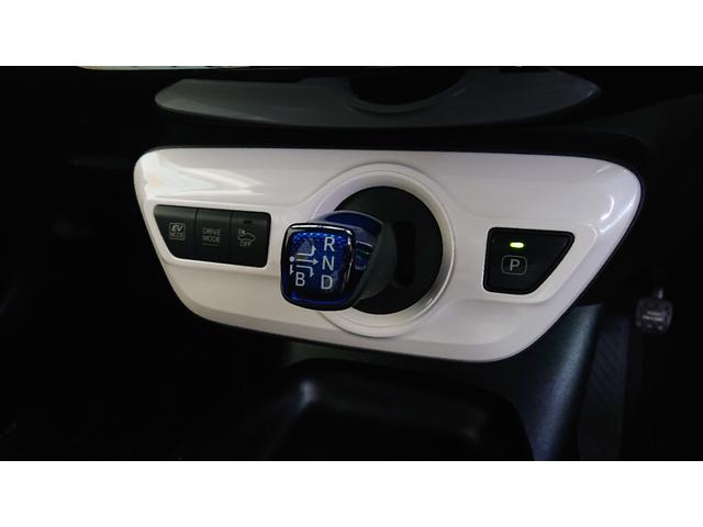 プリウス Sセーフティプラス ナビ 地デジ バックカメラ Bluetoothオーディオ ドライブレコーダー ETC プッシュスタート スマートキー(19枚目)