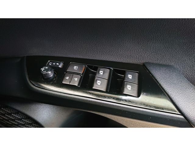 プリウス Sセーフティプラス ナビ 地デジ バックカメラ Bluetoothオーディオ ドライブレコーダー ETC プッシュスタート スマートキー(28枚目)