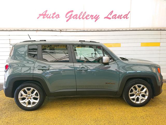 ジープ・レネゲード リミテッド　ナビ　地デジ　Ｂｌｕｅｔｏｏｔｈオーディオ　バックカメラ　パワーシート　シートヒーター　ハンドルヒーター　衝突軽減ブレーキ　クルーズコントロール　プッシュスタート　スマートキー　ワンオーナー（4枚目）