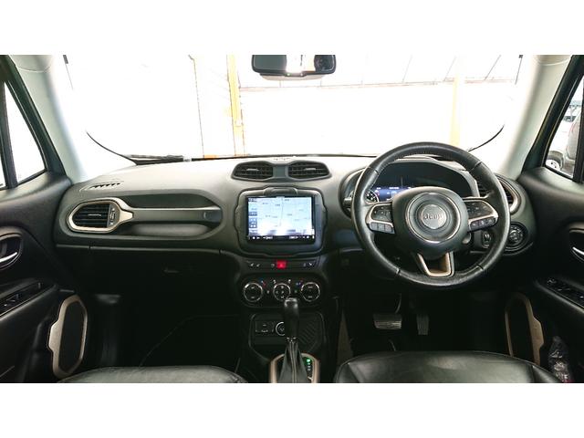 ジープ・レネゲード リミテッド　ナビ　地デジ　Ｂｌｕｅｔｏｏｔｈオーディオ　バックカメラ　パワーシート　シートヒーター　ハンドルヒーター　衝突軽減ブレーキ　クルーズコントロール　プッシュスタート　スマートキー　ワンオーナー（14枚目）