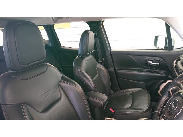 ジープ・レネゲード リミテッド　ナビ　地デジ　Ｂｌｕｅｔｏｏｔｈオーディオ　バックカメラ　パワーシート　シートヒーター　ハンドルヒーター　衝突軽減ブレーキ　クルーズコントロール　プッシュスタート　スマートキー　ワンオーナー（25枚目）