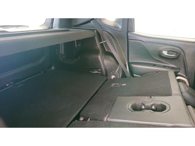 ジープ・レネゲード リミテッド　ナビ　地デジ　Ｂｌｕｅｔｏｏｔｈオーディオ　バックカメラ　パワーシート　シートヒーター　ハンドルヒーター　衝突軽減ブレーキ　クルーズコントロール　プッシュスタート　スマートキー　ワンオーナー（27枚目）