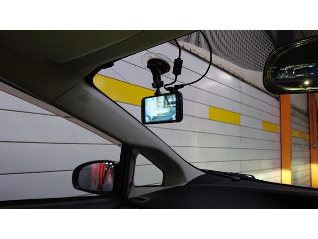 プリウス Ｇツーリングセレクション　ナビ　ワンセグ　バックカメラ　ＥＴＣ　ドライブレコーダー　スマートキー　プッシュスタート（14枚目）