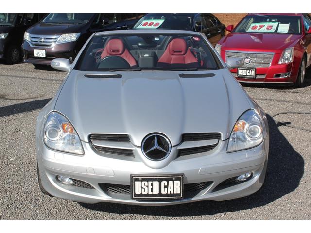 ＳＬＫ２８０　スポーツパッケージ　専用１７インチＡＷ／スポーツサス　３．０ＬＶ６ＤＯＨＣ　７速パドルシフト付　レッドレザー／ＰＷシート／ヒーター付　社外ナビ／フルセグＴＶ　ＨＩＤヘッドライト　ＥＴＣ(4枚目)