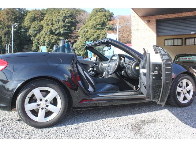 ＳＬＫ ＳＬＫ２８０　３．０Ｌ　Ｖ型６気筒ＤＯＨＣ２４Ｖ　７ＡＴ　電動バリオルーフ　本革ＰＷシート／ヒーター／ネックウォーマー　クルーズコントロール　スペアキー　ＥＴＣ（14枚目）