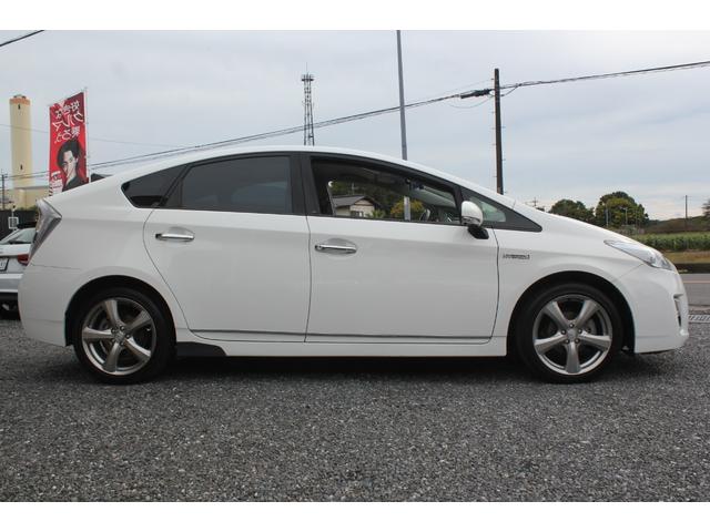 プリウス Ｓ　カロッツェリアナビ／テレビ／Ｂｌｕｅｔｏｏｔｈ接続　スマートキー／スペア有　ＨＩＤ／ＡＵＴＯライト　ＥＴＣ　ドラレコ　１７インチアルミ　検Ｒ８年１１月７日（9枚目）