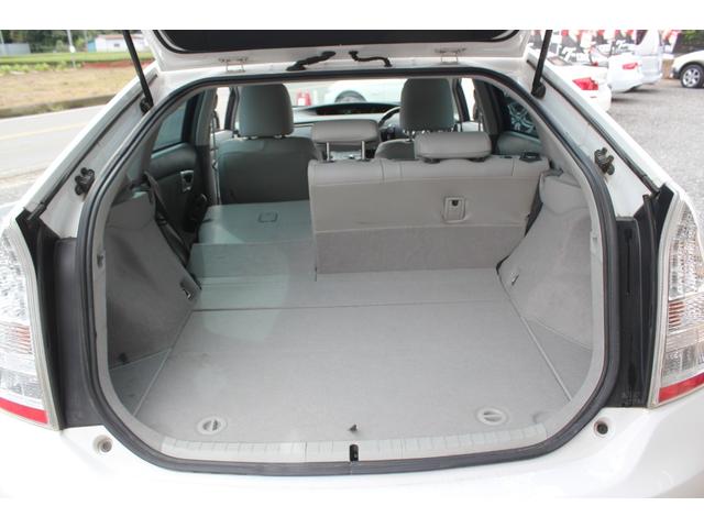 プリウス Ｓ　カロッツェリアナビ／テレビ／Ｂｌｕｅｔｏｏｔｈ接続　スマートキー／スペア有　ＨＩＤ／ＡＵＴＯライト　ＥＴＣ　ドラレコ　１７インチアルミ　検Ｒ８年１１月７日（14枚目）