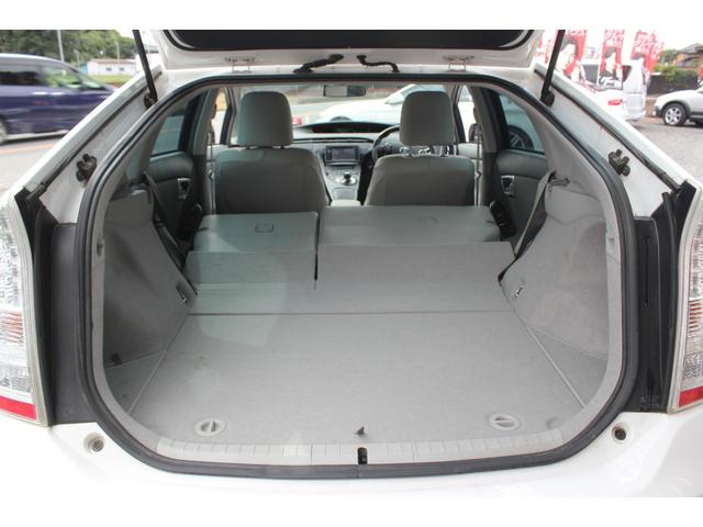 プリウス Ｓ　カロッツェリアナビ／テレビ／Ｂｌｕｅｔｏｏｔｈ接続　スマートキー／スペア有　ＨＩＤ／ＡＵＴＯライト　ＥＴＣ　ドラレコ　１７インチアルミ　検Ｒ８年１１月７日（15枚目）