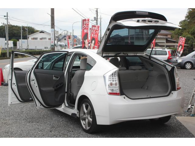 プリウス Ｓ　カロッツェリアナビ／テレビ／Ｂｌｕｅｔｏｏｔｈ接続　スマートキー／スペア有　ＨＩＤ／ＡＵＴＯライト　ＥＴＣ　ドラレコ　１７インチアルミ　検Ｒ８年１１月７日（28枚目）