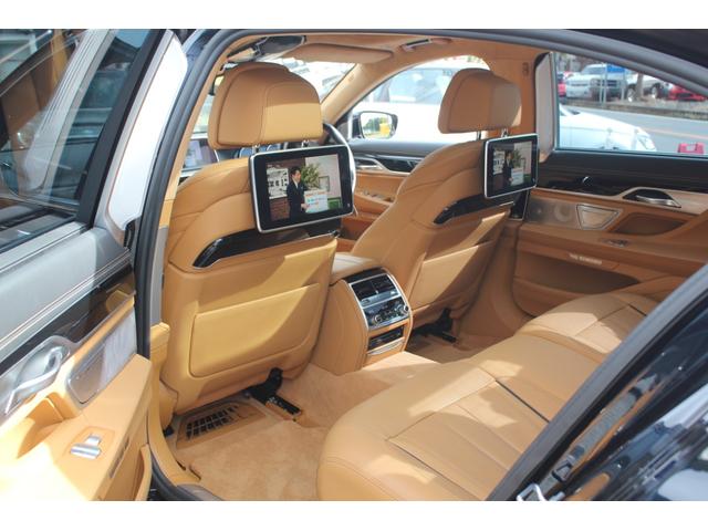 ７シリーズ ７５０ＬｉセレブレーションＥＤインディビジュアル　７０台限定　法人１オーナー　ロングＶ８ツインターボ　アズライトブラック　２０インチＡＷ　フルレザーメリノキャメル色シート　ダイヤモンドサウンド　リモートパーキング　ＲコンフォートＰＫＧプラス（15枚目）