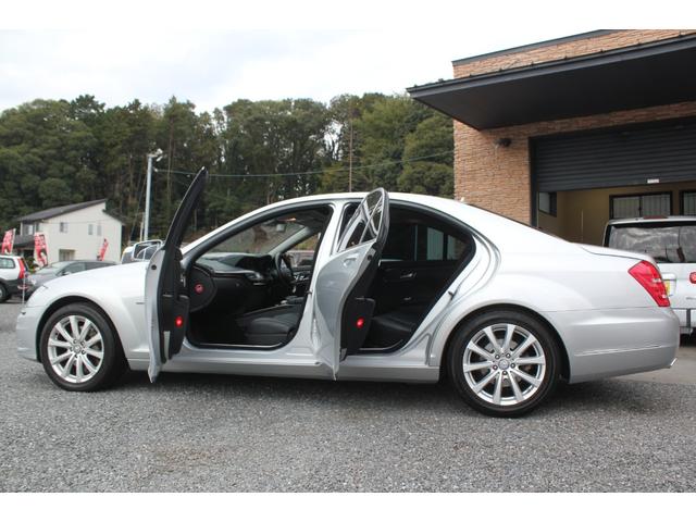 Ｓクラス Ｓ３５０　ブルーエフィシェンシー　Ｗ２２１最終Ｍ　３．５Ｌ直噴Ｖ型６気筒ＤＯＨＣ　７ＡＴ　サンルーフ　黒本革ＰＷＳヒーター付　ＨＩＤヘッドライト　プレセーブブレーキ／レーンキープ／ブラインドスポット　クルコン　１８ＡＷ　ＥＴＣ（11枚目）