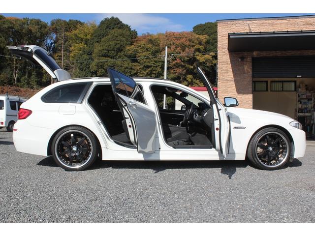 ５シリーズ ５２３ｉツーリング　Ｍスポーツパッケージ　２Ｌ直列４気筒ＤＯＨＣツインターボ　８ＡＴパドルＳ付　ＭスポーツＰＫＧ　２０インチアルミ　ナビ／ＴＶ／Ｂｌｕｅｔｏｏｔｈ／バックカメラ　クルコン　ミラー型ＥＴＣ　取説／記録簿／スペアキー　ＡＵＴＯ／Ｈ（10枚目）