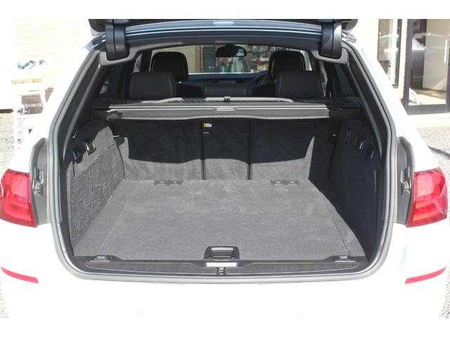 ５シリーズ ５２３ｉツーリング　Ｍスポーツパッケージ　２Ｌ直列４気筒ＤＯＨＣツインターボ　８ＡＴパドルＳ付　ＭスポーツＰＫＧ　２０インチアルミ　ナビ／ＴＶ／Ｂｌｕｅｔｏｏｔｈ／バックカメラ　クルコン　ミラー型ＥＴＣ　取説／記録簿／スペアキー　ＡＵＴＯ／Ｈ（13枚目）