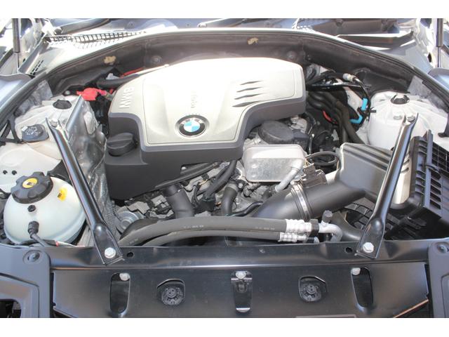 ５シリーズ ５２３ｉツーリング　Ｍスポーツパッケージ　２Ｌ直列４気筒ＤＯＨＣツインターボ　８ＡＴパドルＳ付　ＭスポーツＰＫＧ　２０インチアルミ　ナビ／ＴＶ／Ｂｌｕｅｔｏｏｔｈ／バックカメラ　クルコン　ミラー型ＥＴＣ　取説／記録簿／スペアキー　ＡＵＴＯ／Ｈ（30枚目）