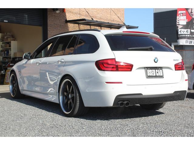 ５シリーズ ５２３ｉツーリング　Ｍスポーツパッケージ　２Ｌ直列４気筒ＤＯＨＣツインターボ　８ＡＴパドルＳ付　ＭスポーツＰＫＧ　２０インチアルミ　ナビ／ＴＶ／Ｂｌｕｅｔｏｏｔｈ／バックカメラ　クルコン　ミラー型ＥＴＣ　取説／記録簿／スペアキー　ＡＵＴＯ／Ｈ（31枚目）