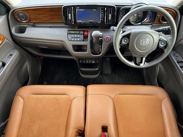 Ｎ－ＯＮＥ セレクト　ツアラー　ワンオーナー　ＣＴＢＡ　モデューロ１４インチＡＷ　純正ナビ　フルセグ　ＢＴオーディオ　バックカメラ　クルコン　パドルシフト　ターボ　ビルトインＥＴＣ　前席シートヒーター　専用シート（3枚目）