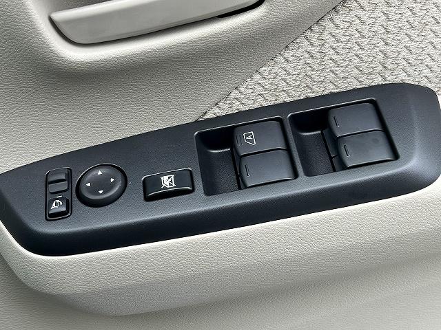 ｅＫワゴン Ｍ　登録届出済未使用車　純正フロアマット　純正サイドバイザー　衝突軽減ブレーキ　フロントシートヒーター　バックカメラ装着車　アイドリングストップ　コーナーセンサー（9枚目）