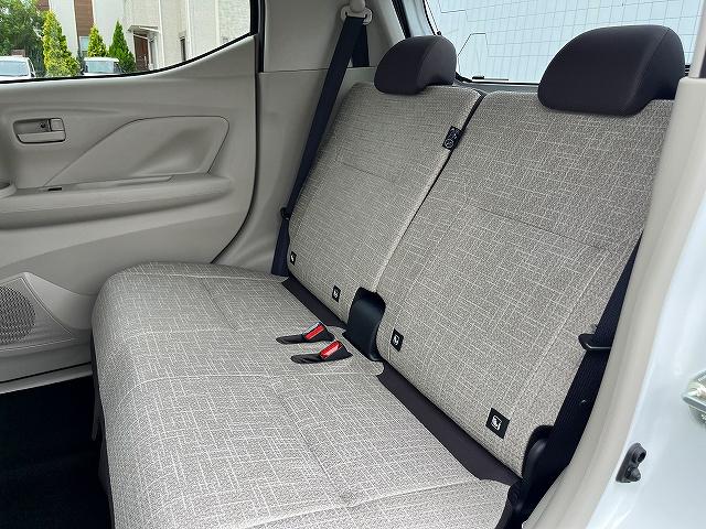 ｅＫワゴン Ｍ　登録届出済未使用車　純正フロアマット　純正サイドバイザー　衝突軽減ブレーキ　フロントシートヒーター　バックカメラ装着車　アイドリングストップ　コーナーセンサー（13枚目）