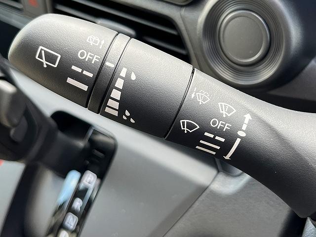 ｅＫワゴン Ｍ　登録届出済未使用車　純正フロアマット　純正サイドバイザー　衝突軽減ブレーキ　フロントシートヒーター　バックカメラ装着車　アイドリングストップ　コーナーセンサー　オートライト（11枚目）
