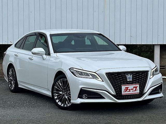 クラウンハイブリッド Ｇ－エグゼクティブ　Ｆｏｕｒ　後期　ワンオーナー　社外前後ドラレコ　デジタルインナーミラー　純正メーカーナビ　Ｂカメラ　プリクラッシュセーフティ　ＢＳＭ　ＲＣＴＡ　ＨＵＤ　電動パーキングブレーキ　ビルトインＥＴＣ２．０（2枚目）