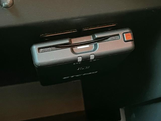 ノート ｅ－パワー　メダリスト　ブラックアロー　純正ナビ　フルセグ　ＢＴオーディオ　ＣＤ／ＤＶＤ再生　アラウンドビューモニター　エマージェンシーブレーキ　インテリジェントルームミラー　アダプティブクルーズコントロール　ＥＴＣ　ＬＥＤヘッドライト（19枚目）