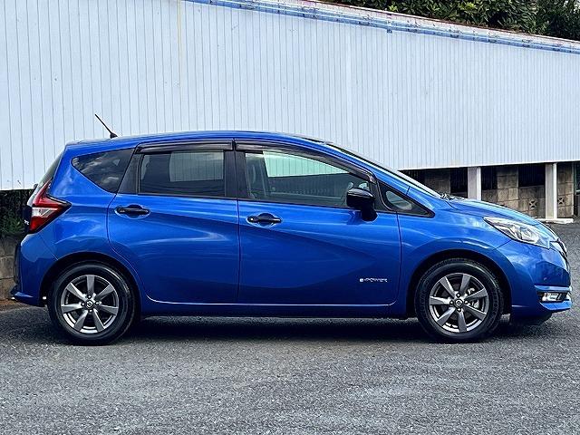 ノート ｅ－パワー　メダリスト　ブラックアロー　純正ナビ　フルセグ　ＢＴオーディオ　ＣＤ／ＤＶＤ再生　アラウンドビューモニター　エマージェンシーブレーキ　インテリジェントルームミラー　アダプティブクルーズコントロール　ＥＴＣ　ＬＥＤヘッドライト（32枚目）