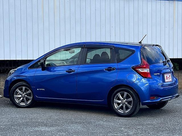 ノート ｅ－パワー　メダリスト　ブラックアロー　純正ナビ　フルセグ　ＢＴオーディオ　ＣＤ／ＤＶＤ再生　アラウンドビューモニター　エマージェンシーブレーキ　インテリジェントルームミラー　アダプティブクルーズコントロール　ＥＴＣ　ＬＥＤヘッドライト（36枚目）