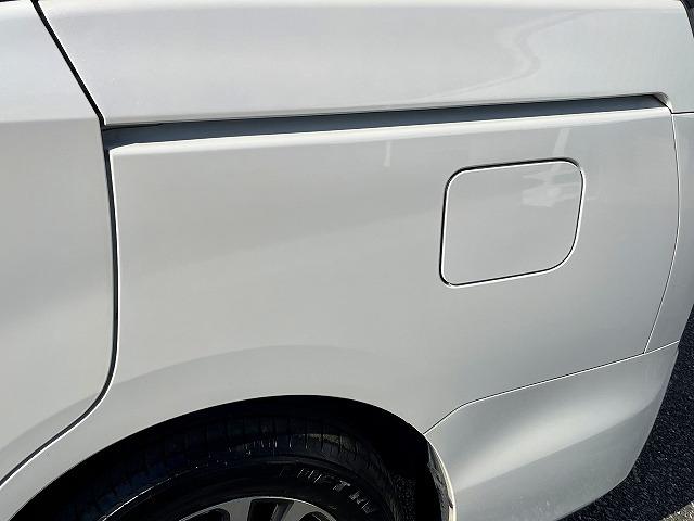 エスクァイア Ｇｉ　プレミアムパッケージ　ブラックテーラード　ＴＳＳ　純正９インチナビ　フルセグ　ＢＴオーディオ　ＣＤ／ＤＶＤ再生　バックカメラ　純正フリップダウンモニター　ＬＥＤヘッドライト　両側パワスラ　クルコン　前席シートヒーター　ステアリングヒーター（43枚目）