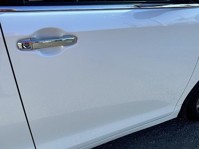 エスクァイア Ｇｉ　プレミアムパッケージ　ブラックテーラード　ＴＳＳ　純正９インチナビ　フルセグ　ＢＴオーディオ　ＣＤ／ＤＶＤ再生　バックカメラ　純正フリップダウンモニター　ＬＥＤヘッドライト　両側パワスラ　クルコン　前席シートヒーター　ステアリングヒーター（48枚目）