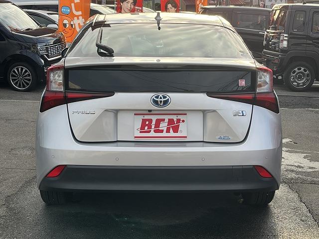 プリウス Ａ　純正ＳＤナビ　全方位モニター　クルーズコントロール　フルセグＴＶ　ＥＴＣ２．０　ＬＥＤライト　フォグライト　ステアリングリモコン　ブルートゥース　プッシュスタート　衝突軽減ブレーキ　パワーシート（14枚目）