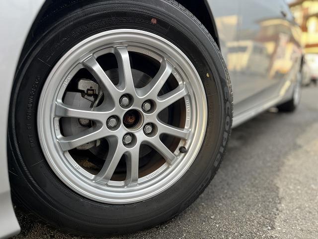 プリウス Ａ　純正ＳＤナビ　全方位モニター　クルーズコントロール　フルセグＴＶ　ＥＴＣ２．０　ＬＥＤライト　フォグライト　ステアリングリモコン　ブルートゥース　プッシュスタート　衝突軽減ブレーキ　パワーシート（19枚目）