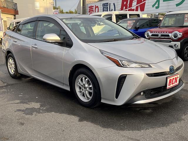 プリウス Ａ　純正ＳＤナビ　全方位モニター　クルーズコントロール　フルセグＴＶ　ＥＴＣ２．０　ＬＥＤライト　フォグライト　ステアリングリモコン　ブルートゥース　プッシュスタート　衝突軽減ブレーキ　パワーシート（45枚目）