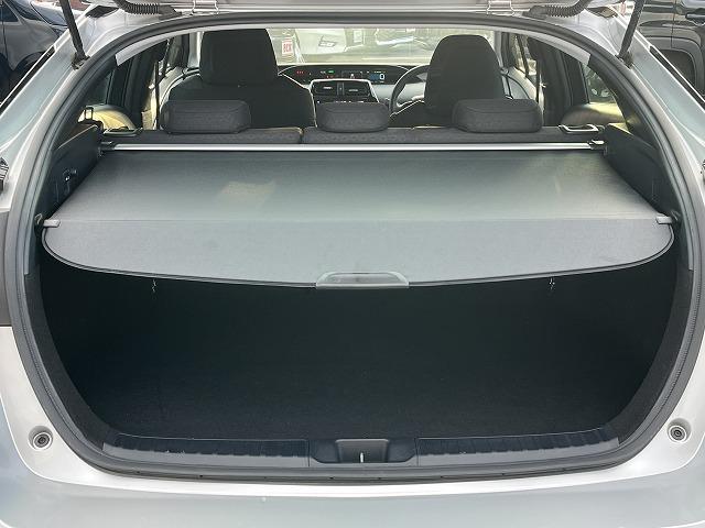 プリウス Ａ　純正ＳＤナビ　全方位モニター　クルーズコントロール　フルセグＴＶ　ＥＴＣ２．０　ＬＥＤライト　フォグライト　ステアリングリモコン　ブルートゥース　プッシュスタート　衝突軽減ブレーキ　パワーシート（54枚目）