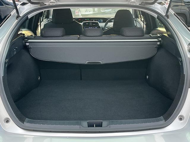 プリウス Ａ　純正ＳＤナビ　全方位モニター　クルーズコントロール　フルセグＴＶ　ＥＴＣ２．０　ＬＥＤライト　フォグライト　ステアリングリモコン　ブルートゥース　プッシュスタート　衝突軽減ブレーキ　パワーシート（76枚目）