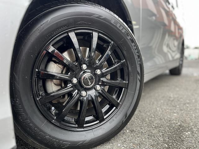 ヴォクシー ハイブリッドＸ　メモリーナビ　パワースライドドア　衝突軽減　バックカメラ　ＥＴＣ　フルセグＴＶ　プッシュスタート　オートライト　キーフリー　ＬＥＤライト　ブルートゥース　ＤＶＤ再生　メモリーナビ　パワースライドドア（13枚目）