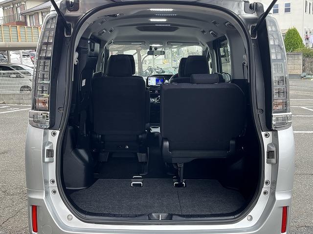 ヴォクシー ハイブリッドＸ　メモリーナビ　パワースライドドア　衝突軽減　バックカメラ　ＥＴＣ　フルセグＴＶ　プッシュスタート　オートライト　キーフリー　ＬＥＤライト　ブルートゥース　ＤＶＤ再生　メモリーナビ　パワースライドドア（19枚目）
