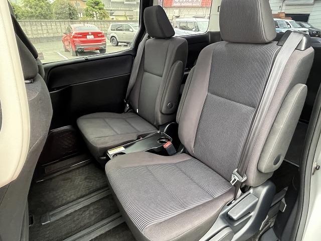 ヴォクシー ハイブリッドＸ　メモリーナビ　パワースライドドア　衝突軽減　バックカメラ　ＥＴＣ　フルセグＴＶ　プッシュスタート　オートライト　キーフリー　ＬＥＤライト　ブルートゥース　ＤＶＤ再生　メモリーナビ　パワースライドドア（38枚目）