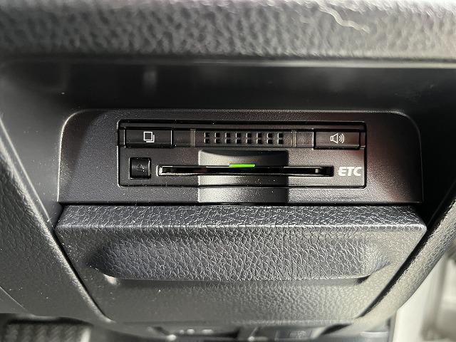 ヴォクシー ハイブリッドＸ　メモリーナビ　パワースライドドア　衝突軽減　バックカメラ　ＥＴＣ　フルセグＴＶ　プッシュスタート　オートライト　キーフリー　ＬＥＤライト　ブルートゥース　ＤＶＤ再生　メモリーナビ　パワースライドドア（42枚目）