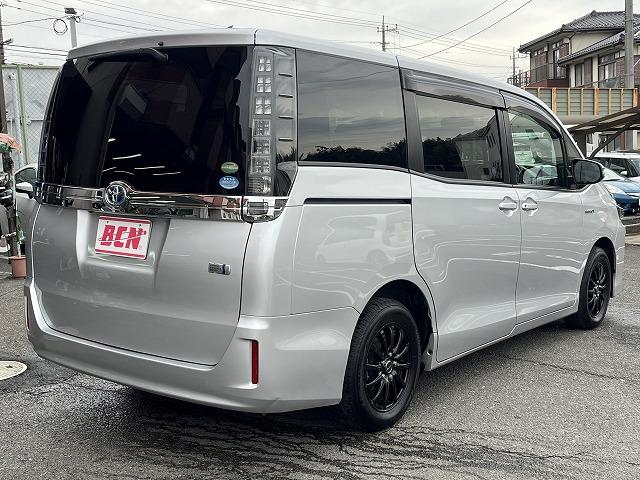 ヴォクシー ハイブリッドＸ　メモリーナビ　パワースライドドア　衝突軽減　バックカメラ　ＥＴＣ　フルセグＴＶ　プッシュスタート　オートライト　キーフリー　ＬＥＤライト　ブルートゥース　ＤＶＤ再生　メモリーナビ　パワースライドドア（51枚目）