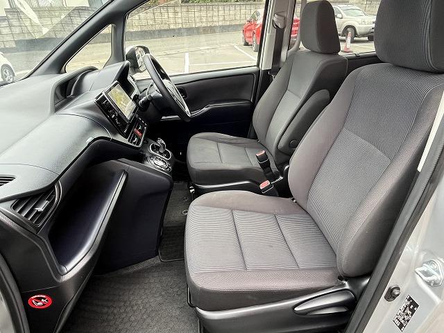 ヴォクシー ハイブリッドＸ　メモリーナビ　パワースライドドア　衝突軽減　バックカメラ　ＥＴＣ　フルセグＴＶ　プッシュスタート　オートライト　キーフリー　ＬＥＤライト　ブルートゥース　ＤＶＤ再生　メモリーナビ　パワースライドドア（71枚目）