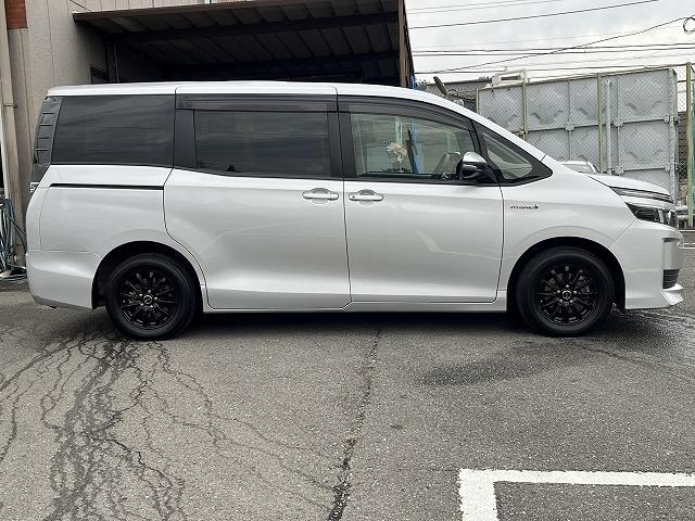 ヴォクシー ハイブリッドＸ　メモリーナビ　パワースライドドア　衝突軽減　バックカメラ　ＥＴＣ　フルセグＴＶ　プッシュスタート　オートライト　キーフリー　ＬＥＤライト　ブルートゥース　ＤＶＤ再生　メモリーナビ　パワースライドドア（77枚目）