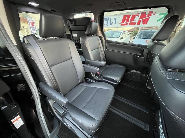 エスクァイア ハイブリッドＧｉ　ワンオーナ　前席シートヒーター　純正１０インチＳＤナビ　ＥＴＣ　バックカメラ　両側パワースライドドア　純正ドラレコ　プッシュスタート　スマートキー　ＬＥＤライト　クルーズコントロール　フルセグＴＶ（13枚目）