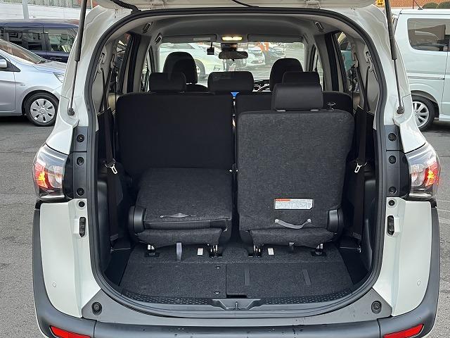 シエンタ ハイブリッド　Ｇ　セーフティーエディションＩＩ　純正９インチナビ　フルセグＴＶ　トヨタセーフティーセンス　ＬＥＤライト　スマートキー　プッシュスタート　両側パワースライド　ＥＴＣ　ドラレコ　純正９インチナビ　フルセグＴＶ　トヨタセーフティーセンス（12枚目）