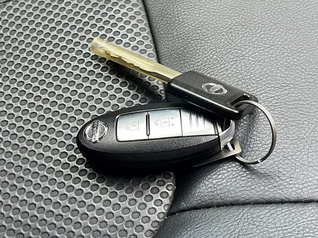 エクストレイル ２０Ｘ　４ＷＤ　純正ＨＤＤナビ　ワンセグ　バックカメラ　キーフリー　全席シートヒーター　クルーズコントロール　ＥＴＣ　純正アルミ　当店下取車（19枚目）