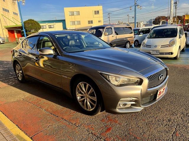 スカイライン ３５０ＧＴ　ハイブリッド　タイプＰ　メーカーＨＤＤナビ　フルセグ　アラウンドビュー　プッシュスタート　キーフリー　ＭＴモードＡＴ　クルーズコントロール　前席パワーシート　前席シートヒーター　ＬＥＤ　ＥＴＣ　当店下取車（2枚目）