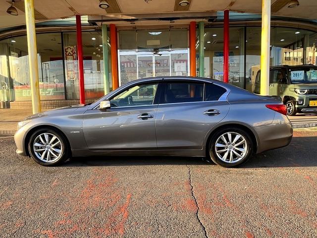 スカイライン ３５０ＧＴ　ハイブリッド　タイプＰ　メーカーＨＤＤナビ　フルセグ　アラウンドビュー　プッシュスタート　キーフリー　ＭＴモードＡＴ　クルーズコントロール　前席パワーシート　前席シートヒーター　ＬＥＤ　ＥＴＣ　当店下取車（4枚目）