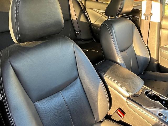 スカイライン ３５０ＧＴ　ハイブリッド　タイプＰ　メーカーＨＤＤナビ　フルセグ　アラウンドビュー　プッシュスタート　キーフリー　ＭＴモードＡＴ　クルーズコントロール　前席パワーシート　前席シートヒーター　ＬＥＤ　ＥＴＣ　当店下取車（22枚目）