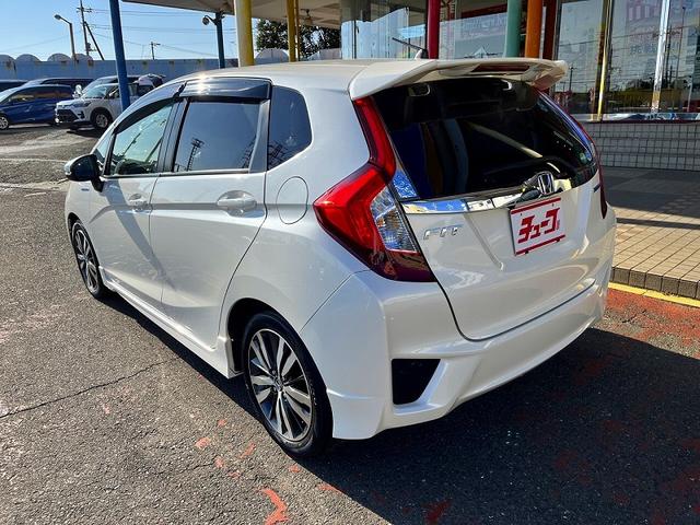フィットハイブリッド Ｓパッケージ　あんしんパッケージ　社外ＳＤナビ　フルセグ　バックカメラ　プッシュスタート　キーフリー　クルーズコントロール　パドルシフト　ＬＥＤ　ＥＴＣ（6枚目）